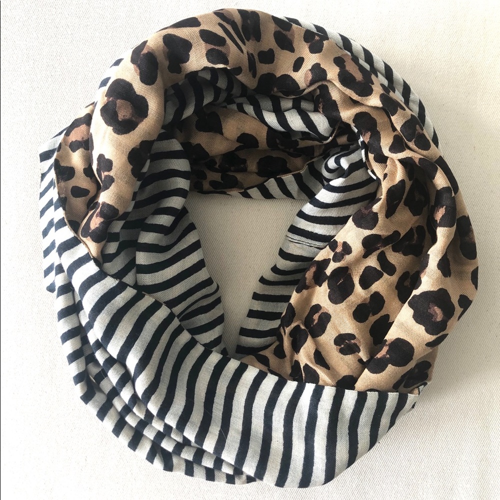 Tory Burch Circle Scarf